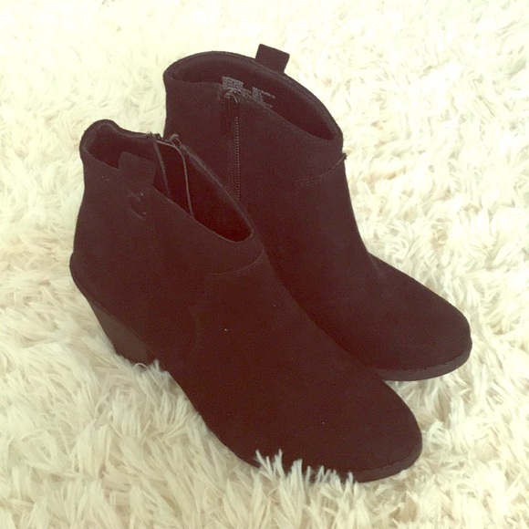 ✨Black Booties✨ - Picture 1 of 1